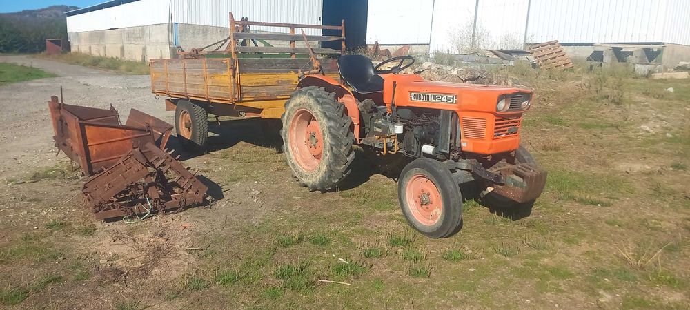 Kubota L245 com Alfaitas
