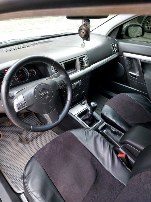 Opel Vectra c 2.2yh 2005року