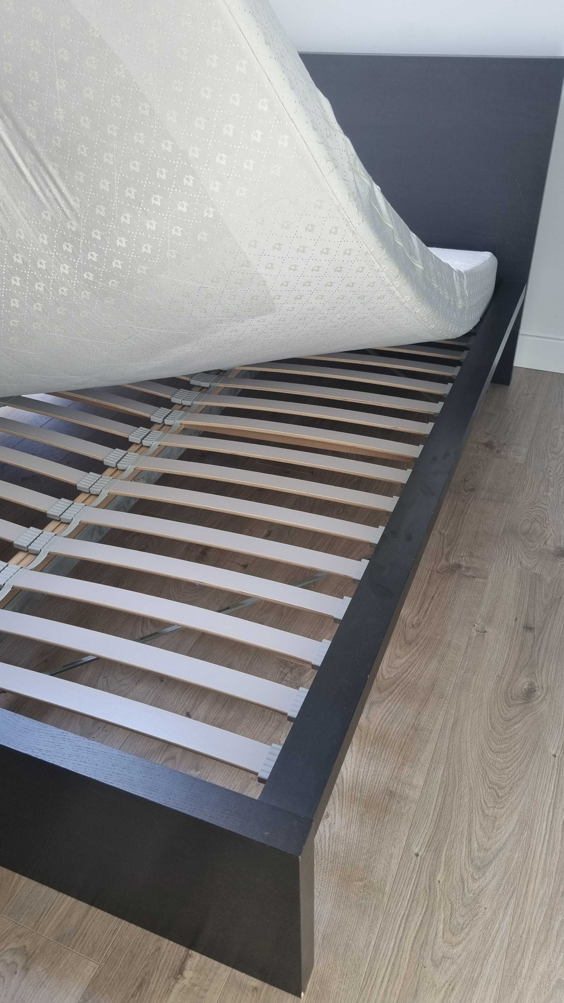 Łóżko 140 /200 cm. z materacem- używane [ IKEA-MALM]