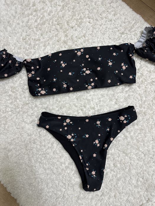 Купальник бандо чорний в квітку