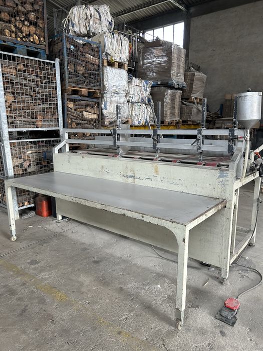 Vendo maquina de colar caixas de cartão canelado