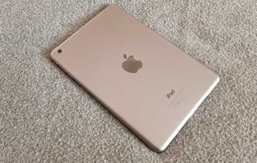 Apple iPad mini 2 Wi-Fi 32GB + чохол Stenk + Huawei MediaPad M3 lite