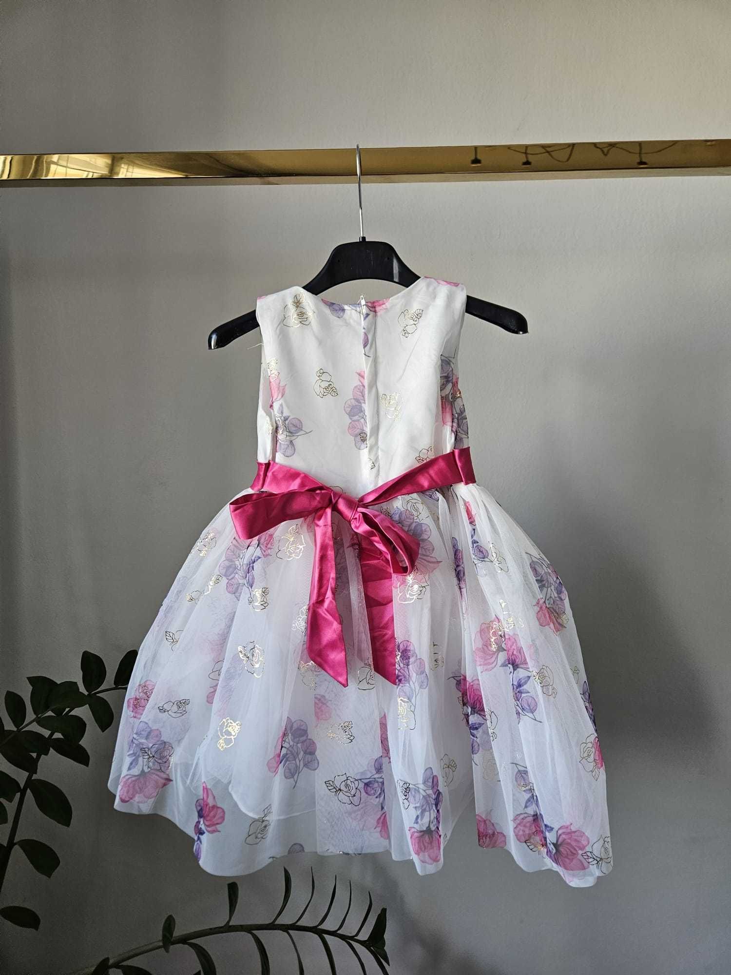 Sukienka rozkloszowana w kwiatki dla dziewczynki 12 lat