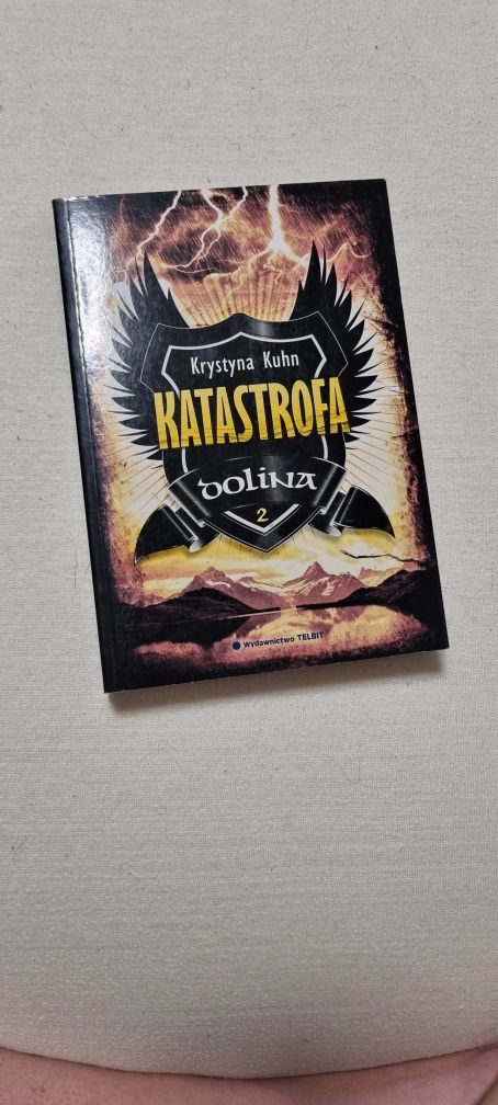 Książka, miękka lub twarda oprawa