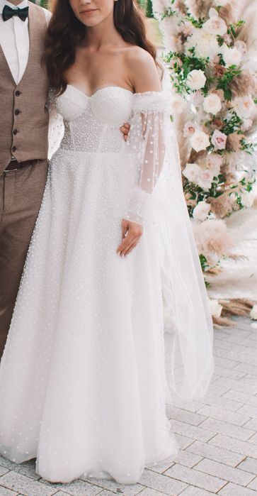 Корсетна весільна сукня