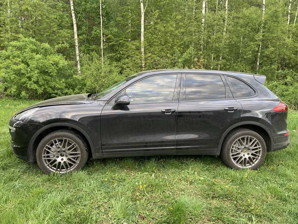 Porsche Cayenne S uszkodzony