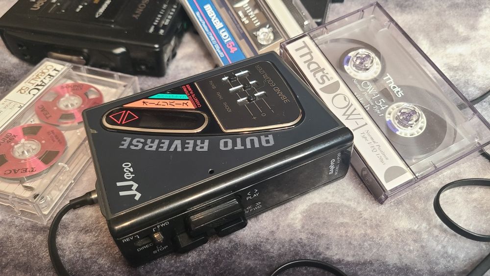 Винтажный кассетный плеер SANYO JJ-P20 рабочий, отличное звучание