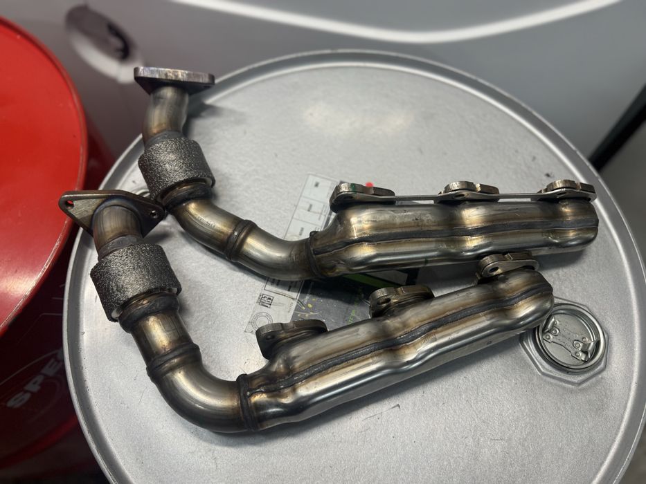 колектор випускний лівий правий спрінтер w906-907 sprinter om 642