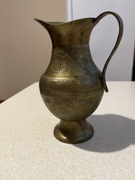Mosiężny dzban 22 cm wysokości