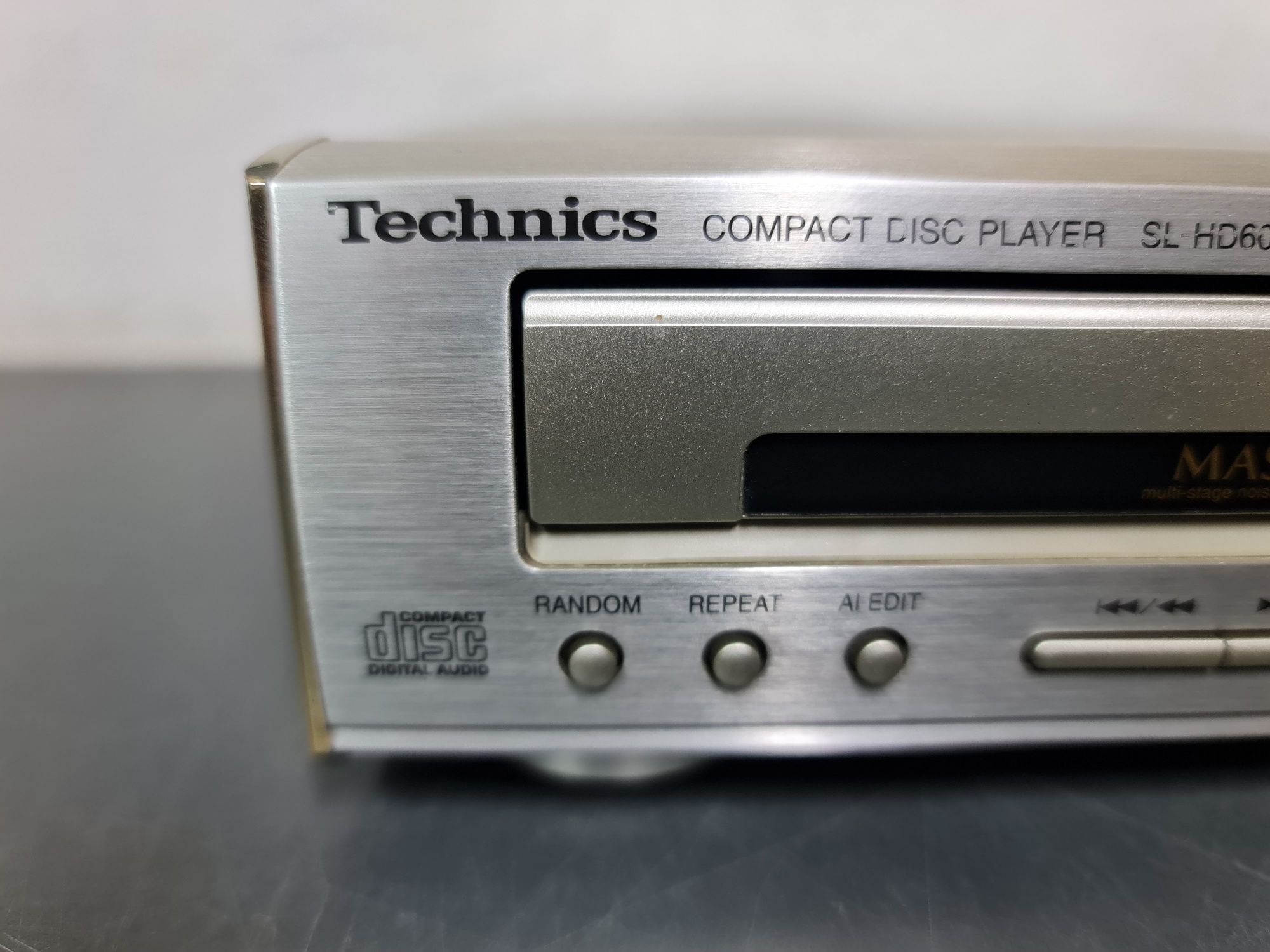 Technics CD SL-HD60 Compact Disc Player.