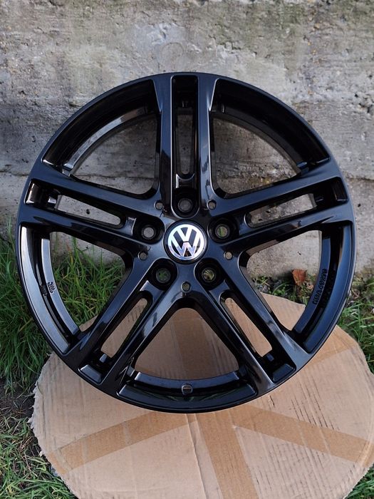 Чорні литі диски R17 VW Golf Passat Alltrack B8 Tiguan