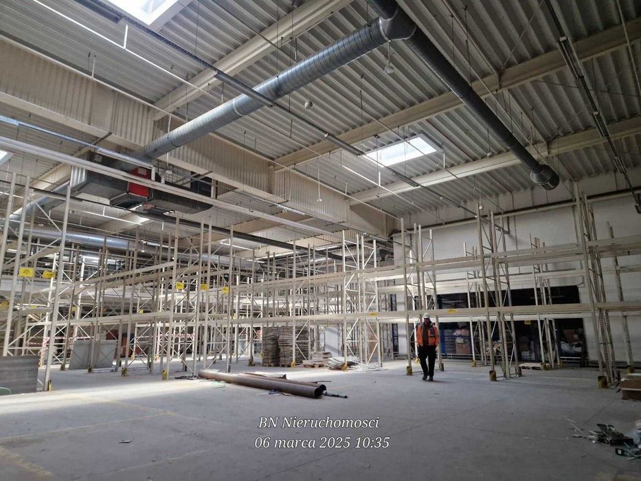 Wynajmę halę z biurami