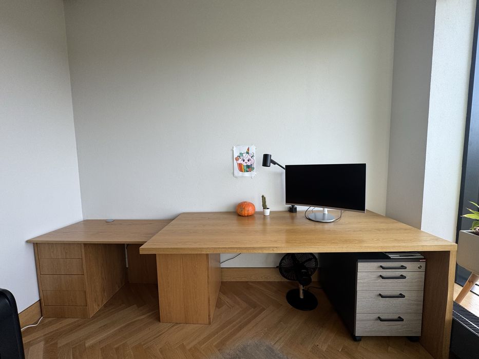 Biurko narożne z litej płyty dębowej