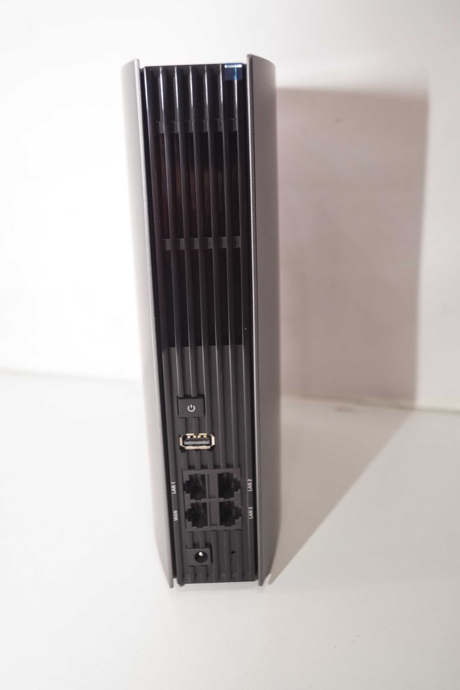Bezprzewodowy dwupasmowy router WAVLINK AC3200 MU-MIMO by Jacob Jensen