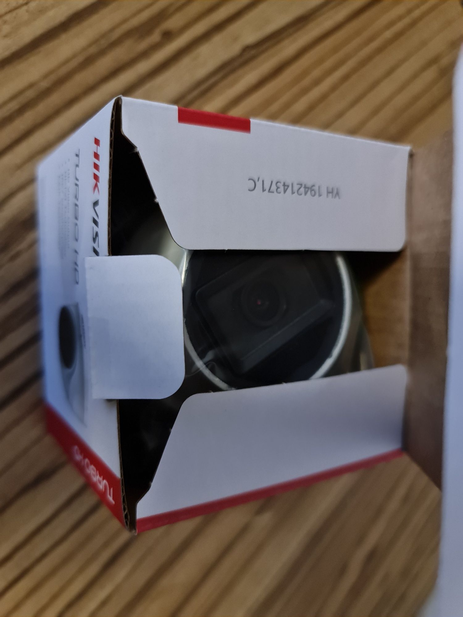 Kamera Hikvision DS-2CE76D0T-ITMFS 2 mpix audio nowa