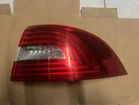 LAMPA TYŁ TYLNA PRAWA SKODA SUPERB 2 II 0101