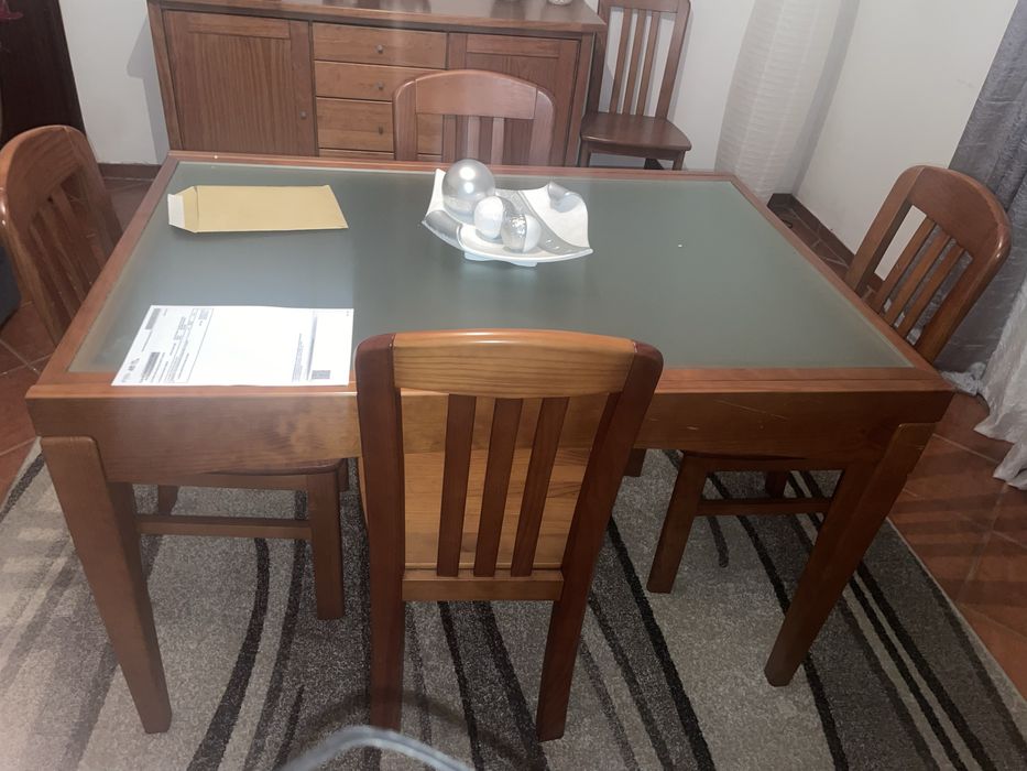 Mesa extensivel com vidro