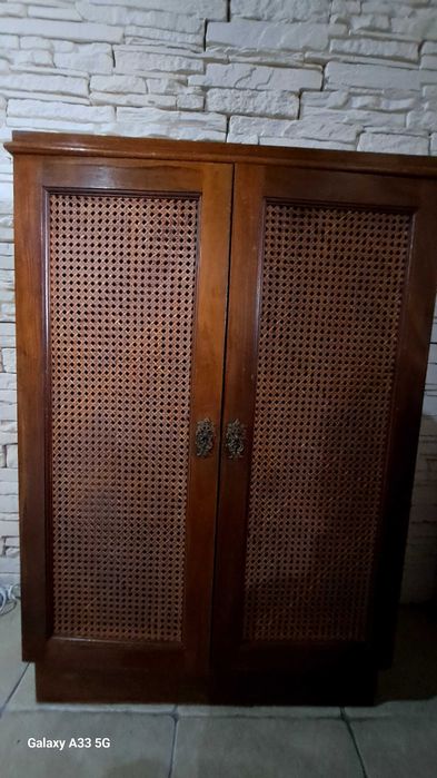 Sapateira Rustica em bom estado