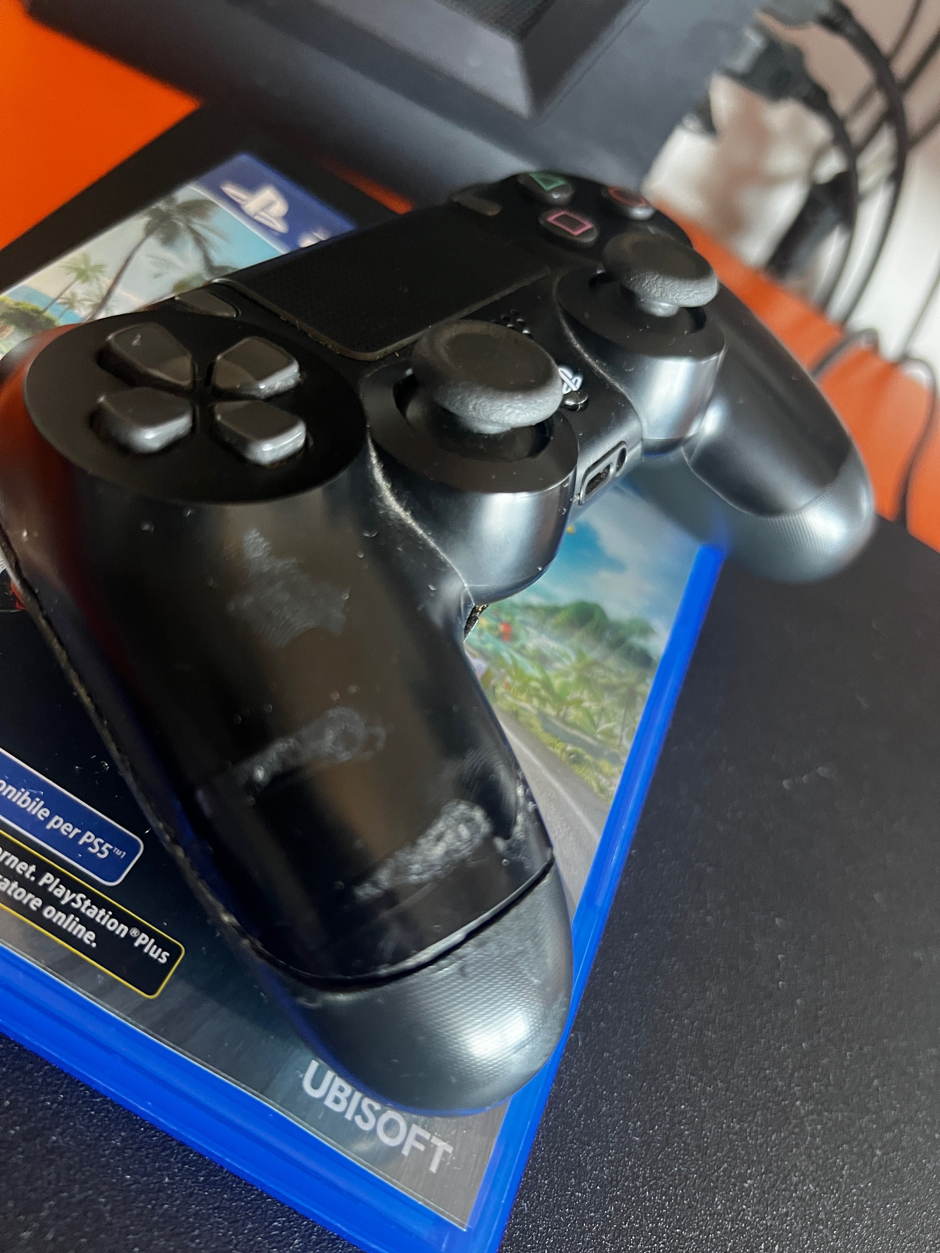 Ps4 slim 500gb usada + comando + the crew motorshowfest +Fifa17+Fifa15