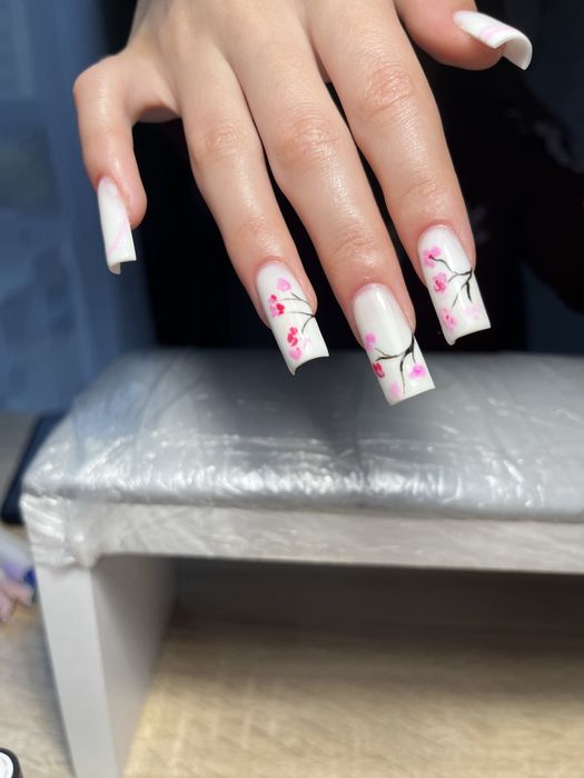 Маникюр на Победе