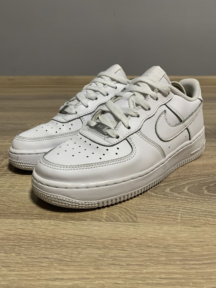 Жіночі кросівки Nike Air Force 1 Low GS Triple