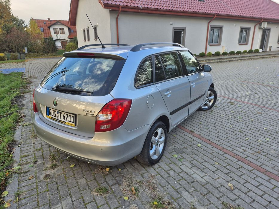 Skoda Fabia 2010r. 1.4 Benzyna Klimatronic Tempomat Alu Relingi