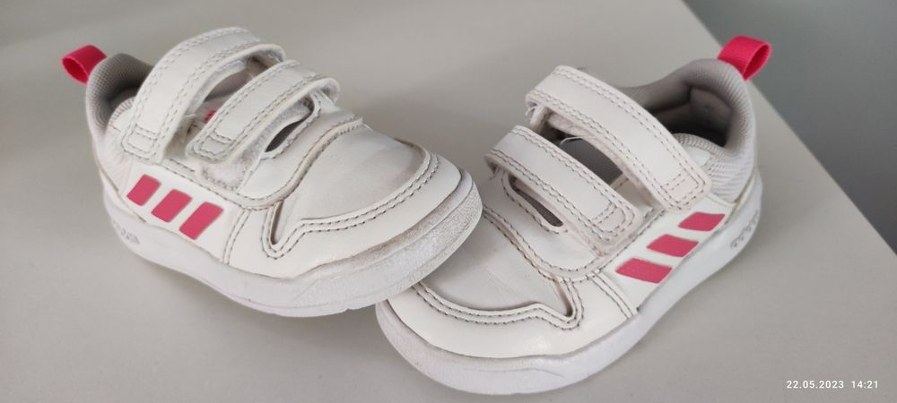 Buty sportowe adidas adidasy dziewczęce niemowlęce dziecięce roz. 22