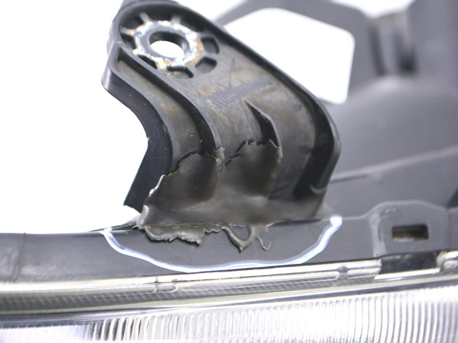 Фара ліва MITSUBISHI L200 KAOT 2006-2011 MN146191