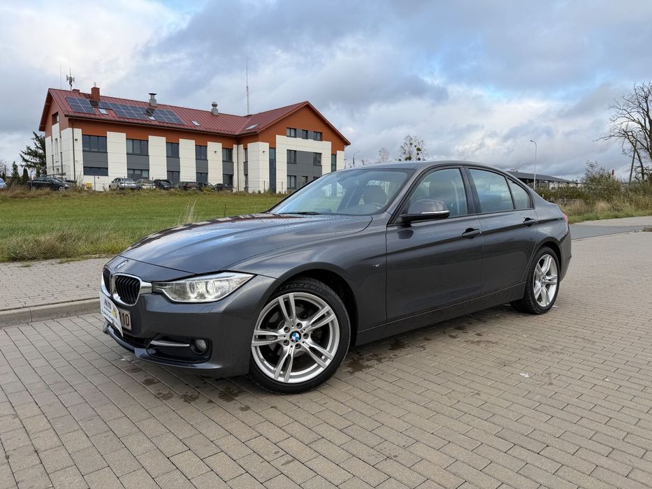 BMW Seria 3 Sport Line/ LED/ NAVI/ Automat