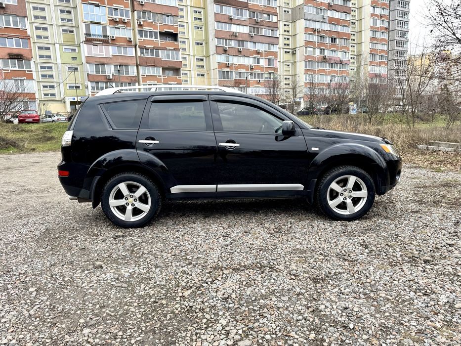 Продам Mitsubishi Outlander XL