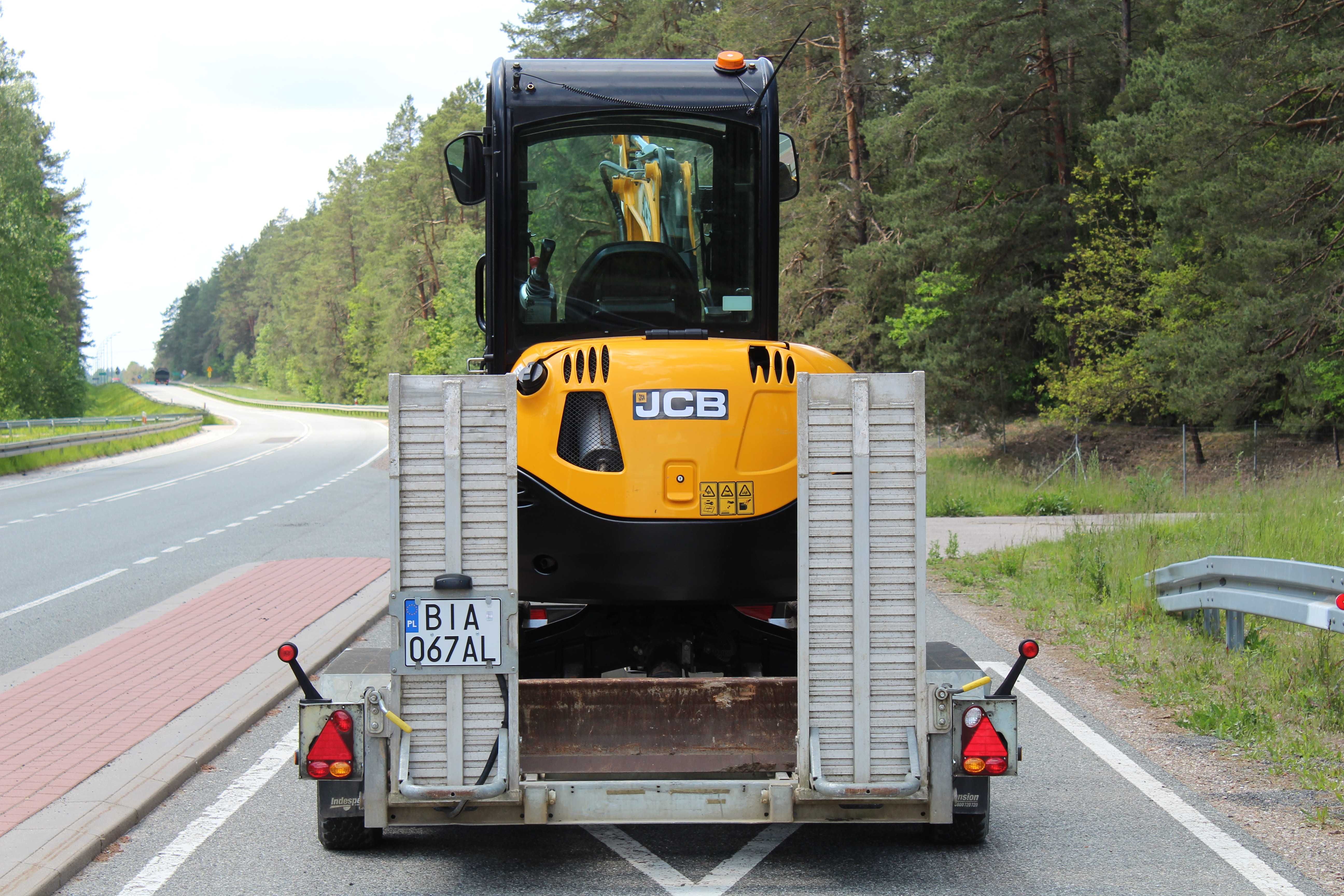 Zestaw minikoparka JCB 8026CTS/2021r/1756mth + Przyczepka INDESPENSION