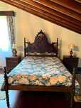 Mobilia quarto completa em madeira.