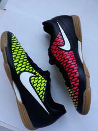 Sapatilhas de Futsal Nike MAGISTA - P/ n.º 44 & 42