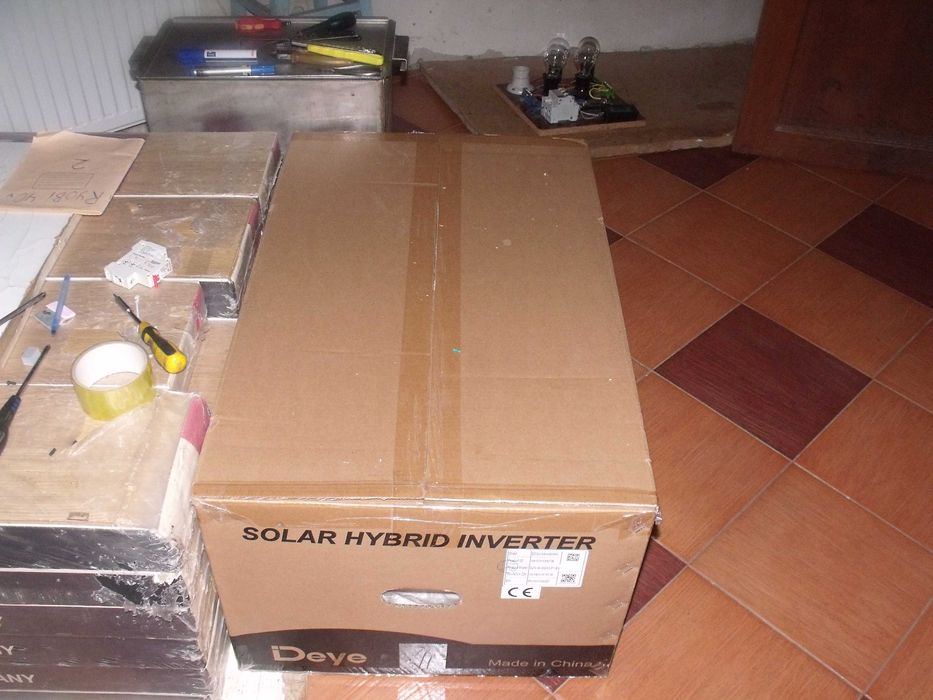 Гибридный инвертор Deye SUN-5K-SG03LP1-EU новый 5 киловатт