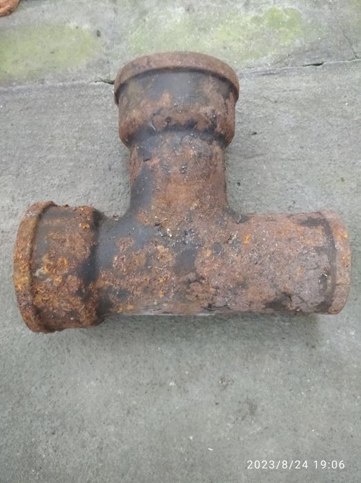 Чавунні каналізаційні тройніки,уголки,переходніки