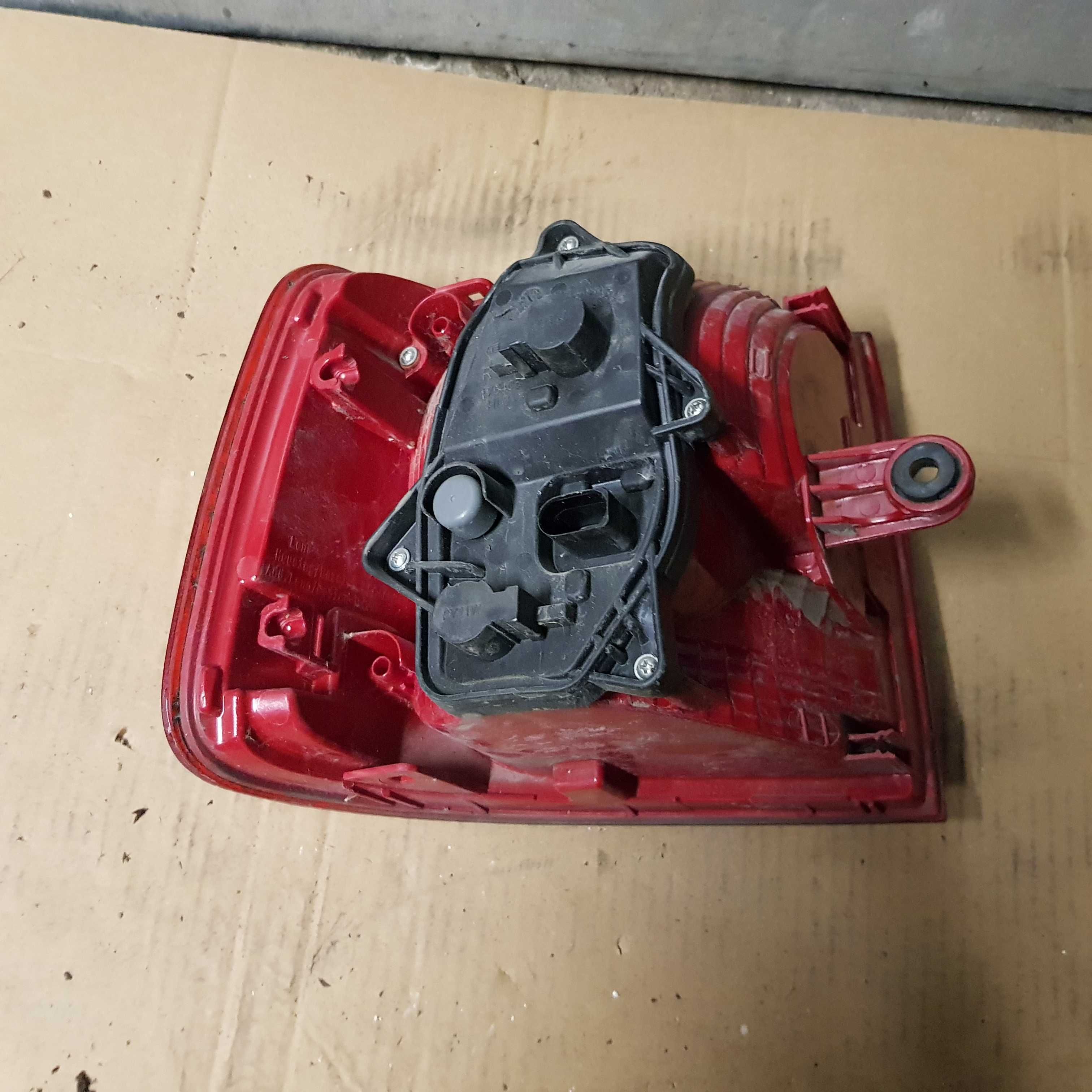 lampa tył VW Touran 1T0 lift 10-15