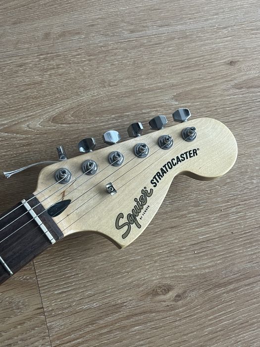 Guitarra Squier como nova