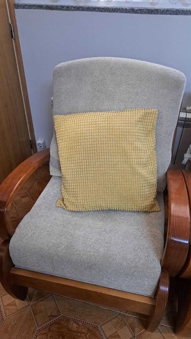 Conjunto de Sofás (3 + 1 + 1 lugares)