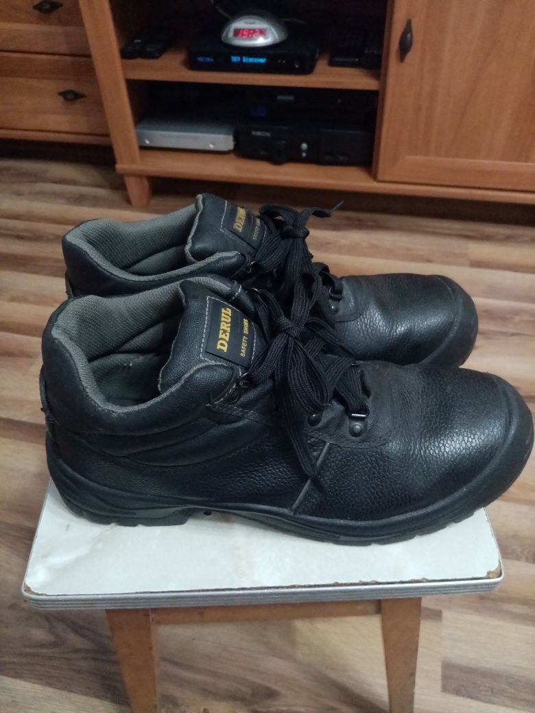 Buty robocze rozmiar 47. Dowóz Ostrowiec.