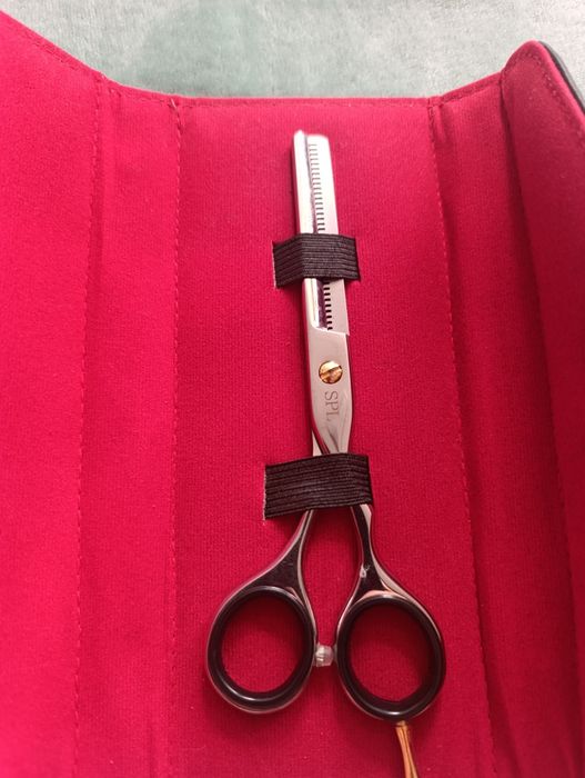 Перукарські ножиці,пояс, фартух,браші та сумка для перукаря!!!