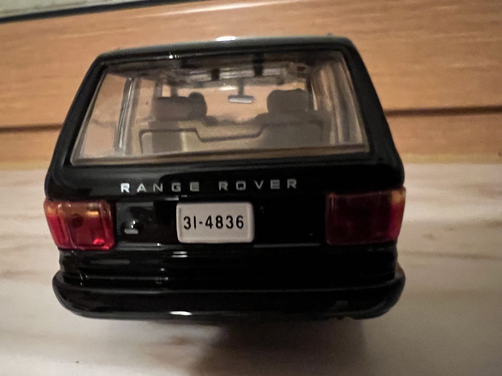 Range Rover 4.6 HSE do 007 1:43