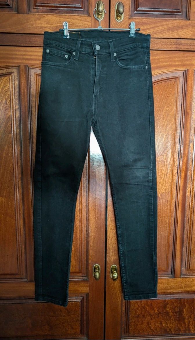 2 pares calças Levis