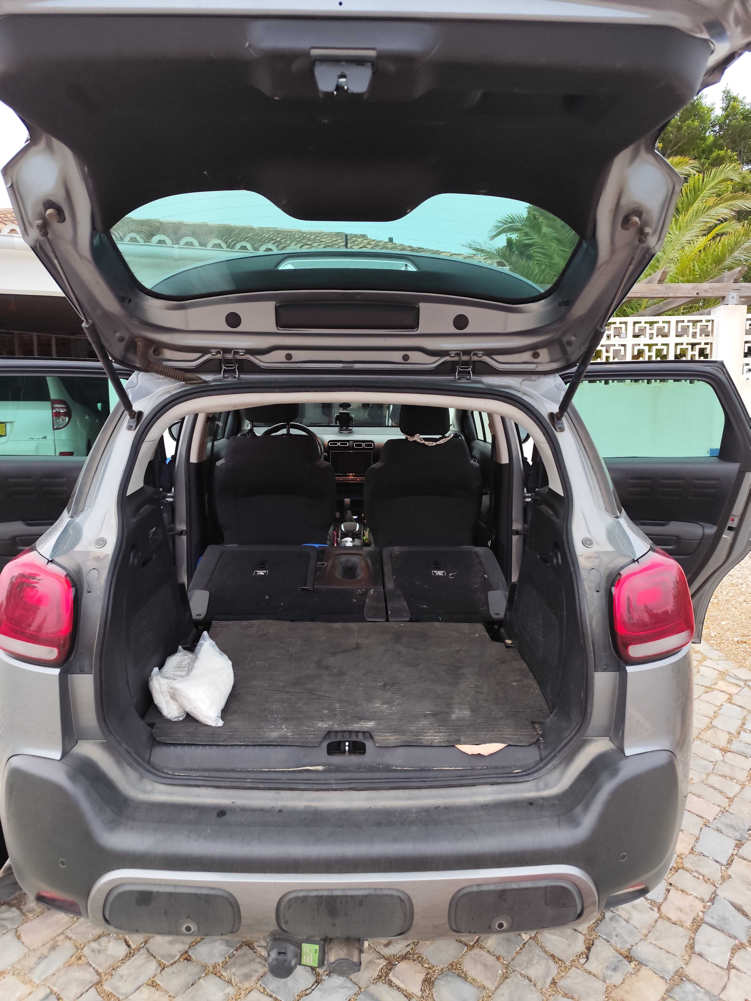 Citroen C3 Aircross em bom estado com engate de reboque