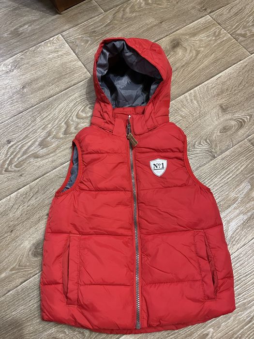 H&M жилетка безрукавка 122-128
