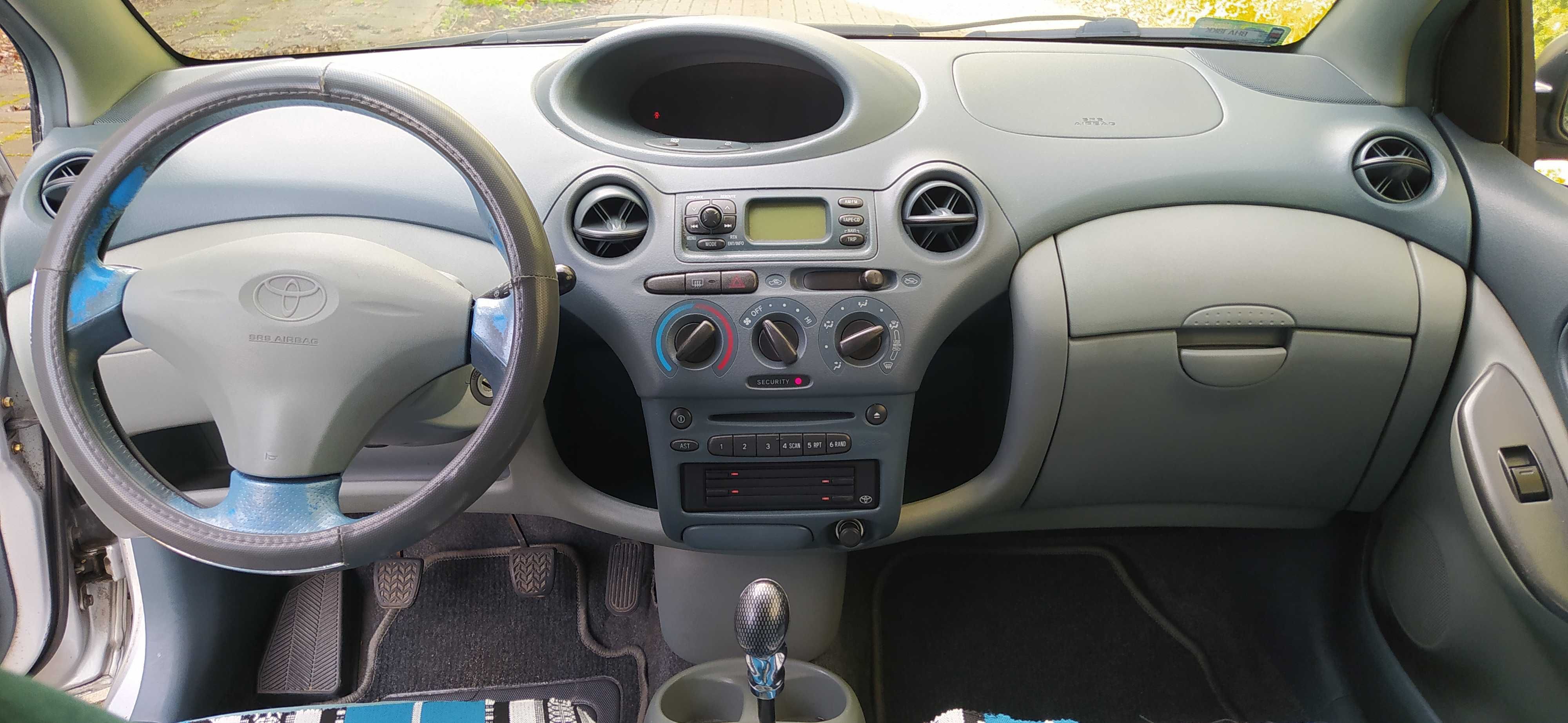 Toyota Yaris 1.0 Vvti