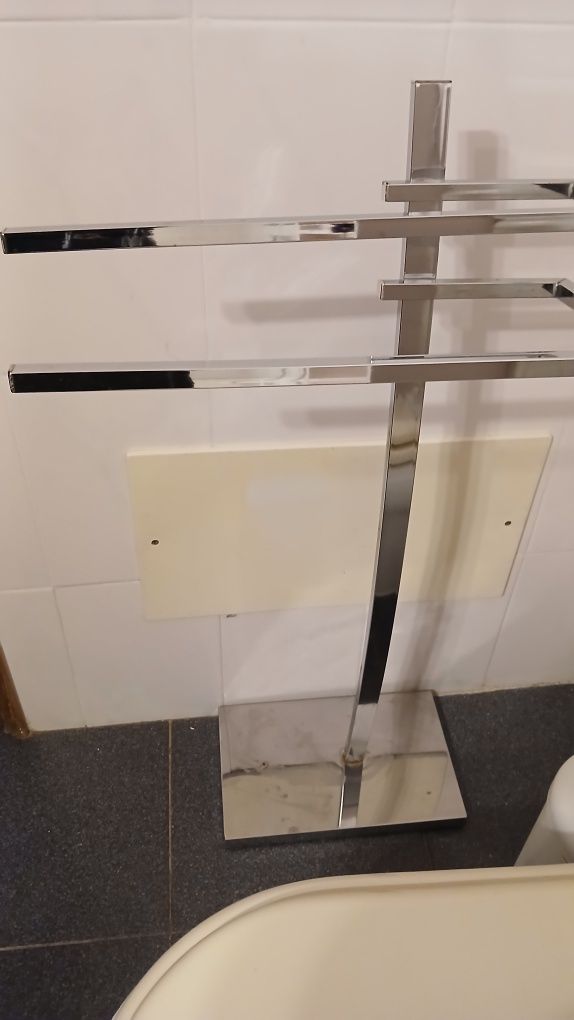 Suporte para toalhas casa de banho
