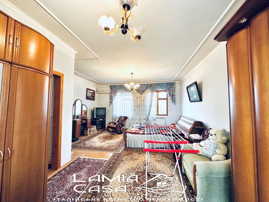 Продаж двох будинків в Годилові. 5 хв від Героів Майдану