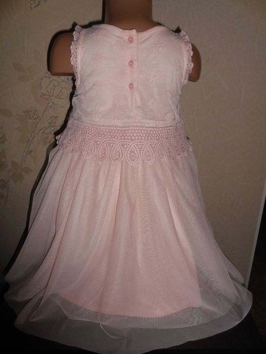 Продаю нарядное платье * I love Next* низ 2 слоя фатина, 4-5 лет.