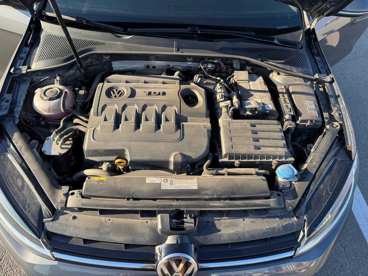 Volkswagen Golf 7 2017 1.6 TDI хетчбек