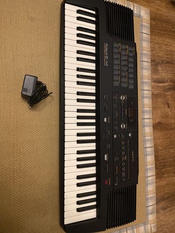 órgão musical Roland E-14